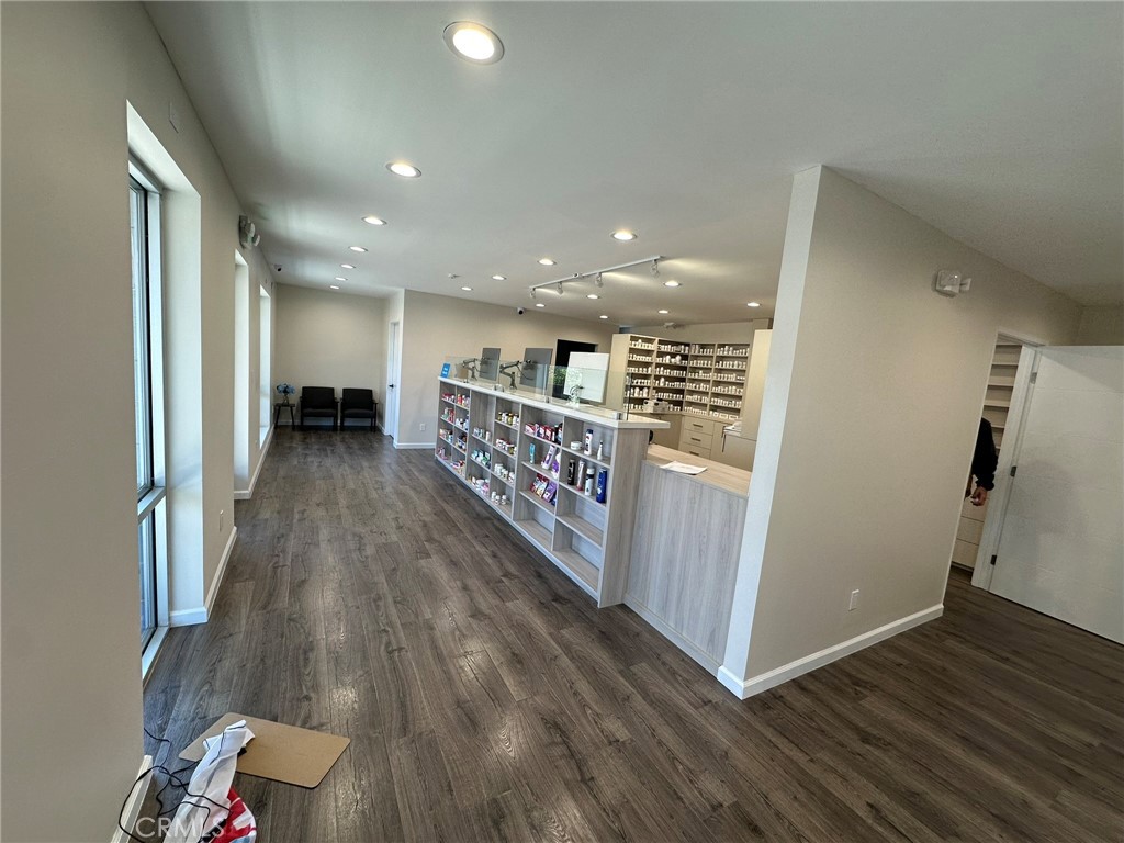 7616 Foothill Boulevard Property Photo 9
