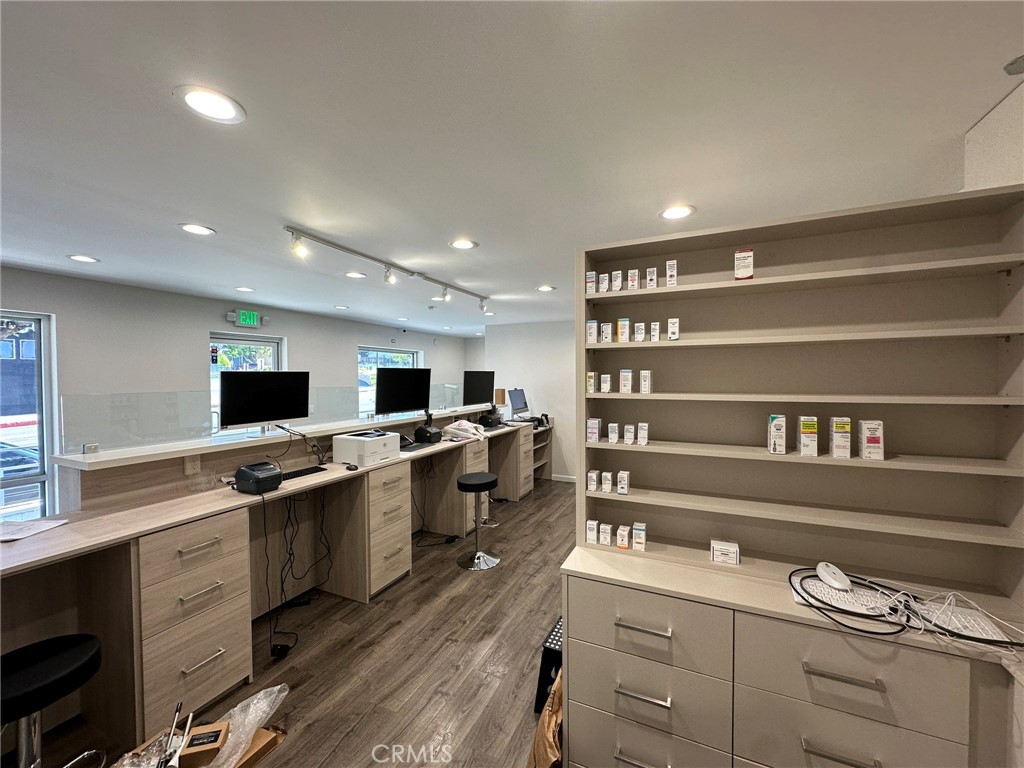 7616 Foothill Boulevard Property Photo 10