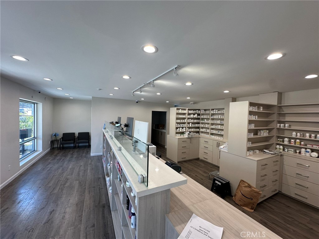 7616 Foothill Boulevard Property Photo 12