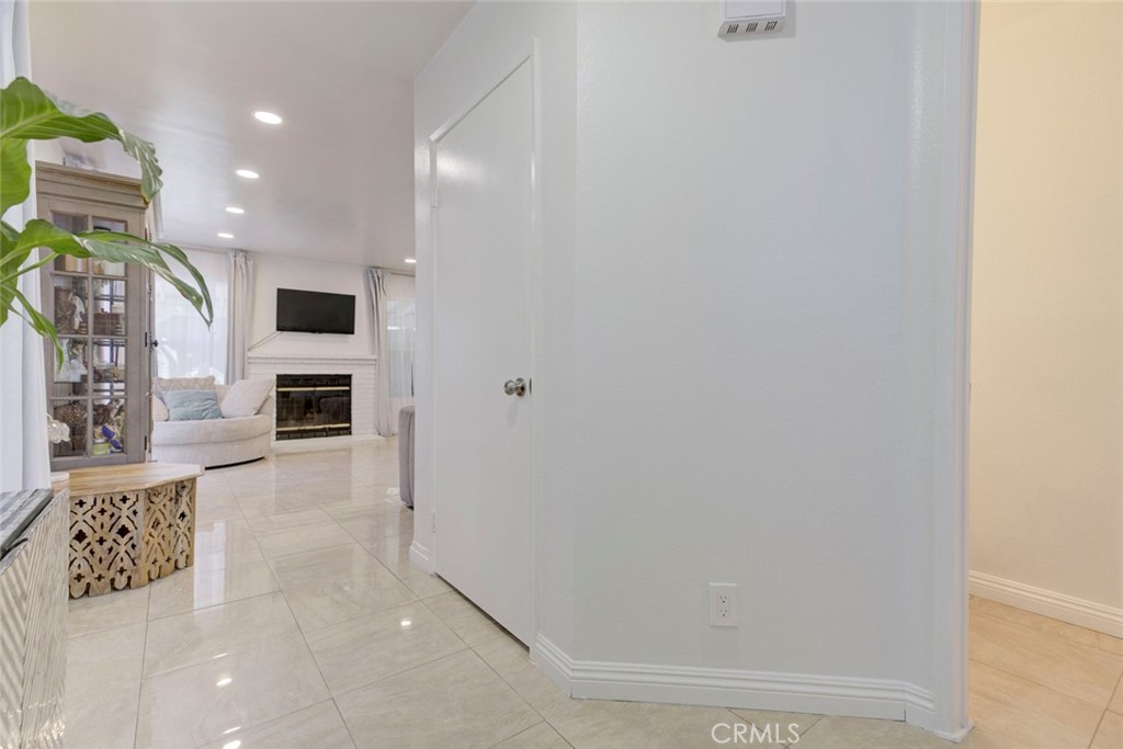 12325 Sweetbriar Property Photo 7