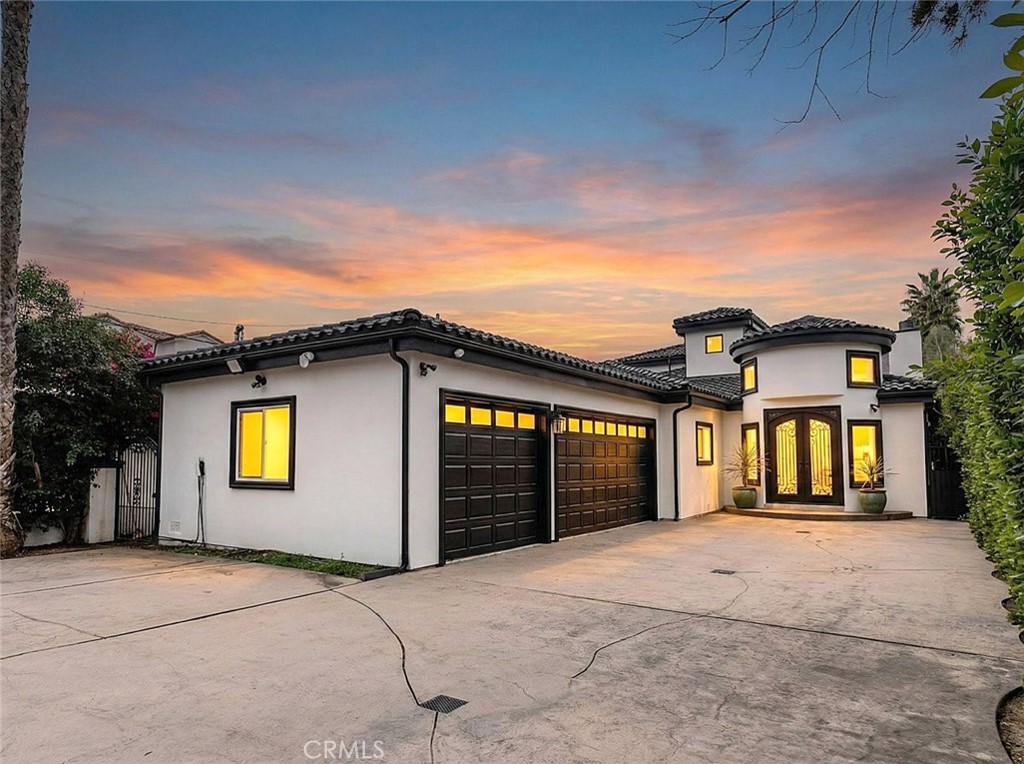 5157 Avenida Oriente Property Photo 1