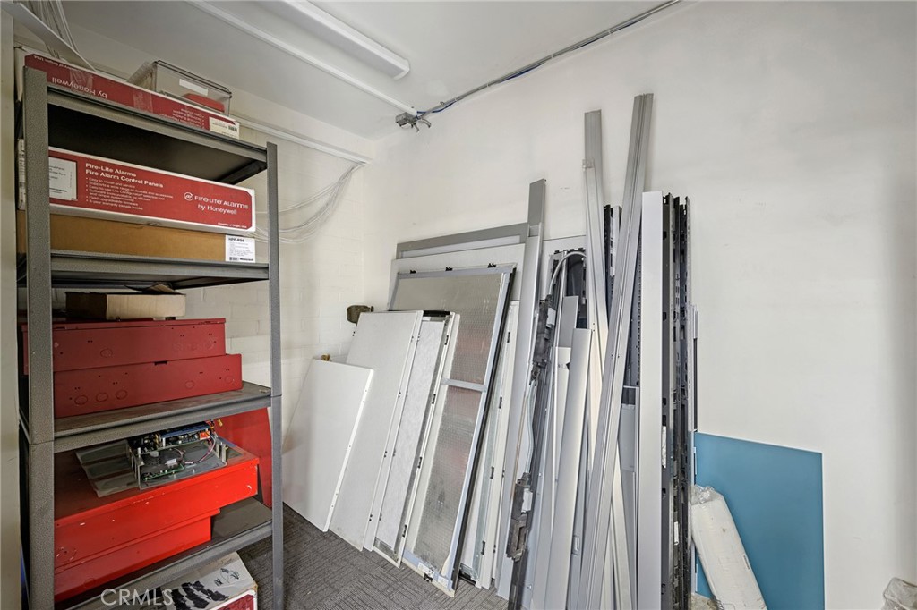2304 2306 W Burbank Boulevard Property Photo 30