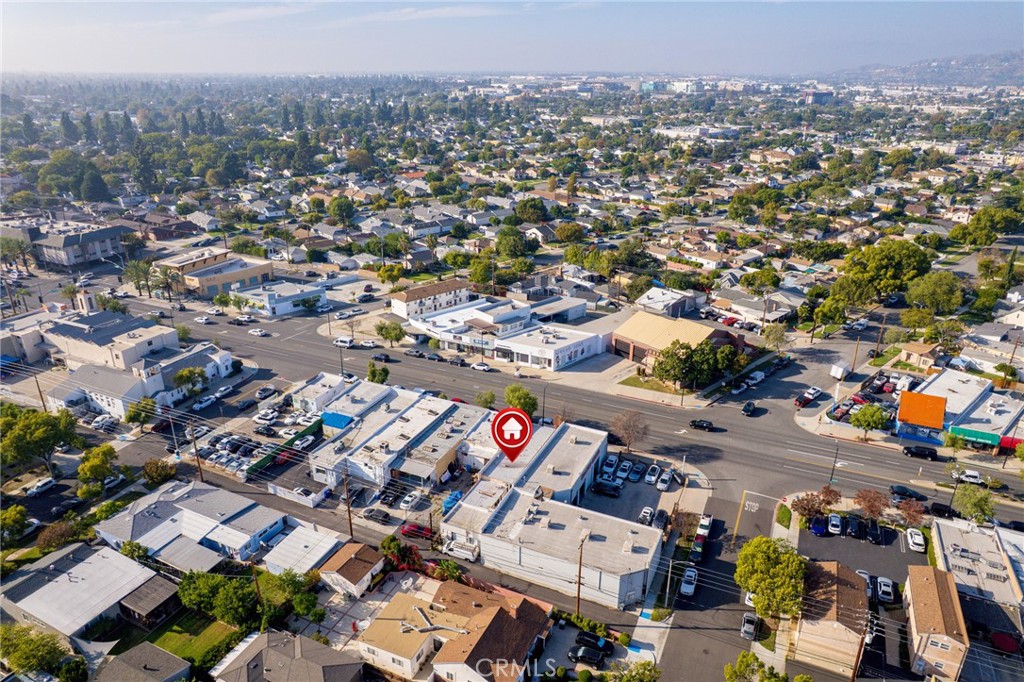 2304 2306 W Burbank Boulevard Property Photo 44