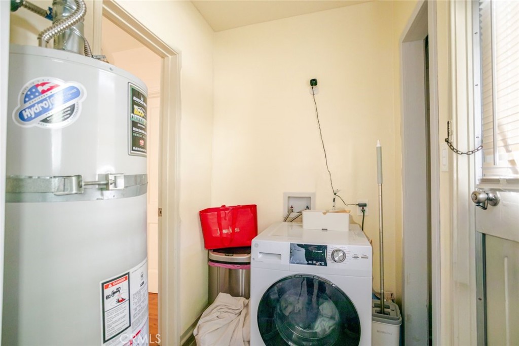 2010 N Los Robles Avenue Property Photo 11