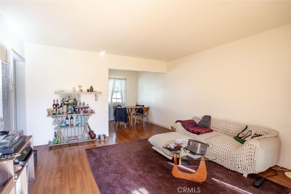 2010 N Los Robles Avenue Property Photo 15
