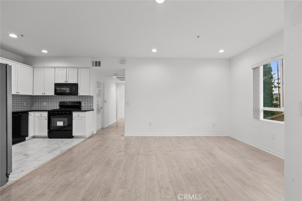 6320 Beck Avenue Property Photo 8