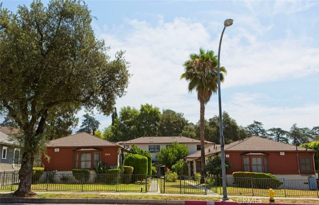 2010 N Los Robles Avenue Property Photo 1