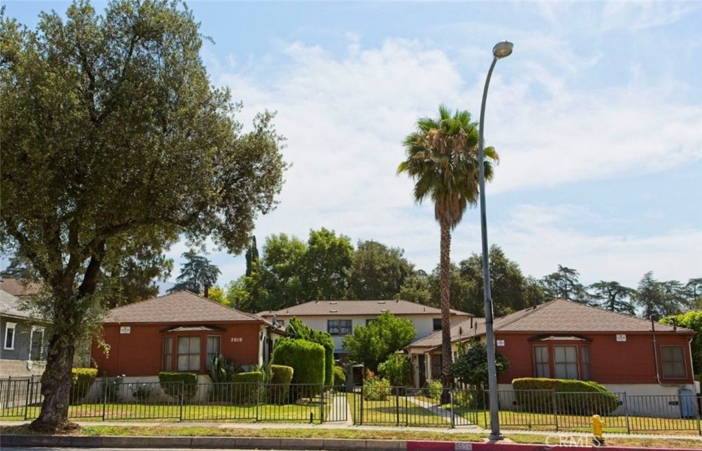 2010 N Los Robles Avenue Property Photo 1