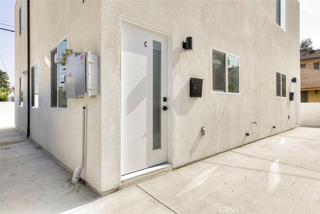 1070 Allen Avenue C Property Photo 1