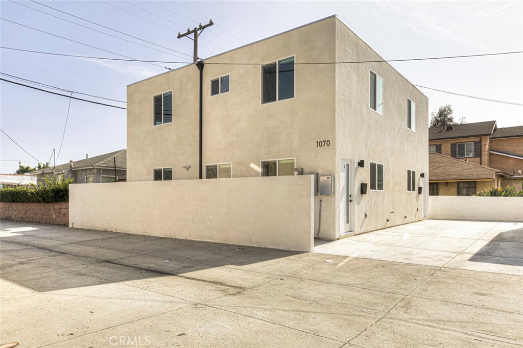 1070 Allen Avenue C Property Photo 3