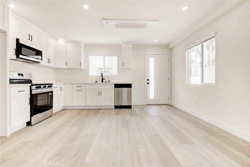1070 Allen Avenue C Property Photo 7