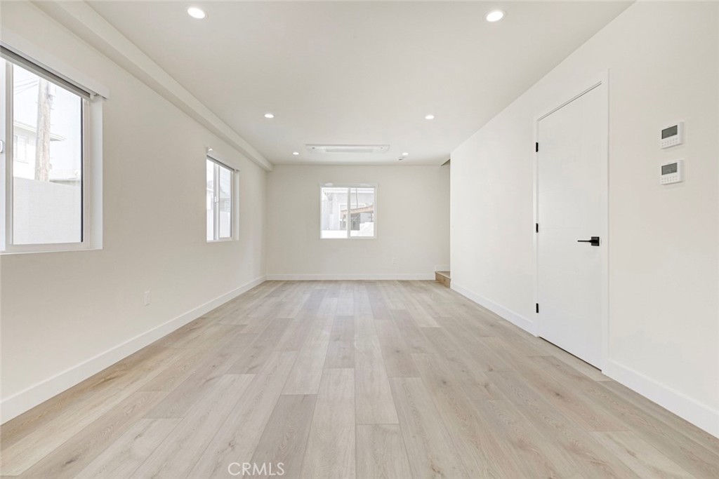 1070 Allen Avenue C Property Photo 8