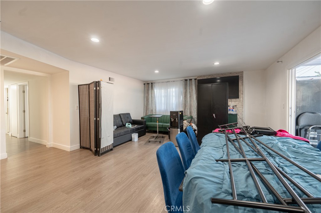 11214 Woodley Property Photo 6