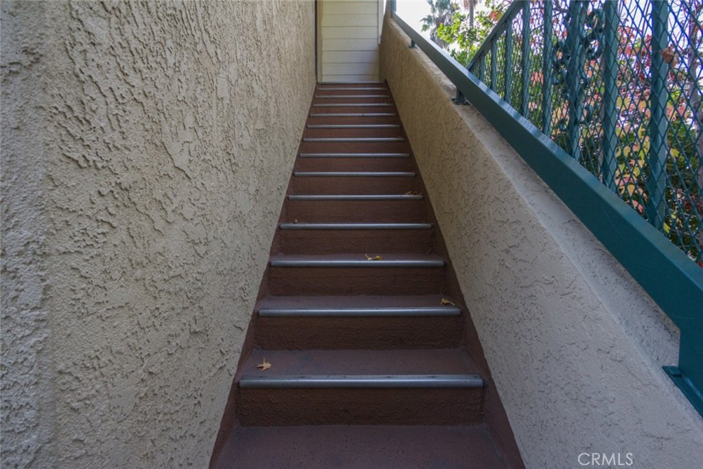 404 Lincoln Avenue Property Photo 6