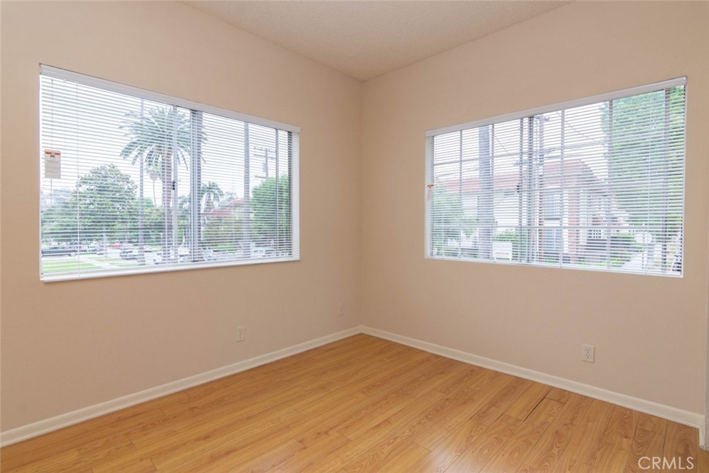 404 Lincoln Avenue Property Photo 17