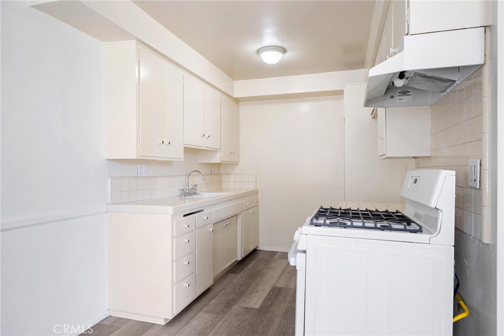 208 E Chevy Chase Drive 1 Property Photo 8