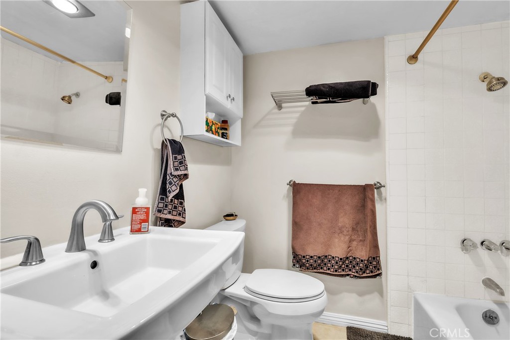 445 Ivy 204 Property Photo 20