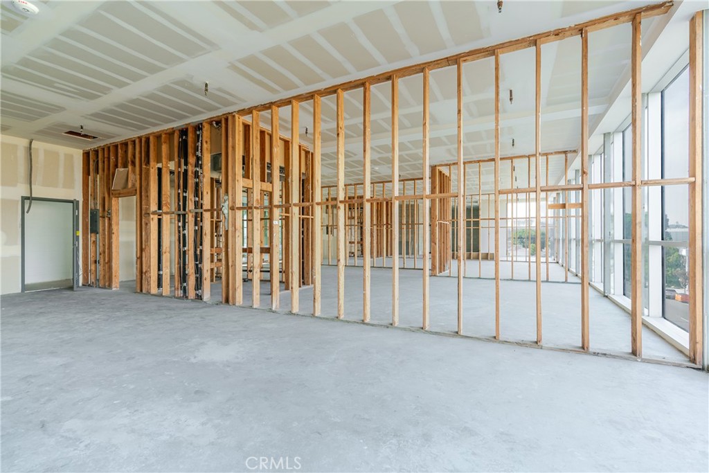 610 W Broadway Retail Property Photo 7