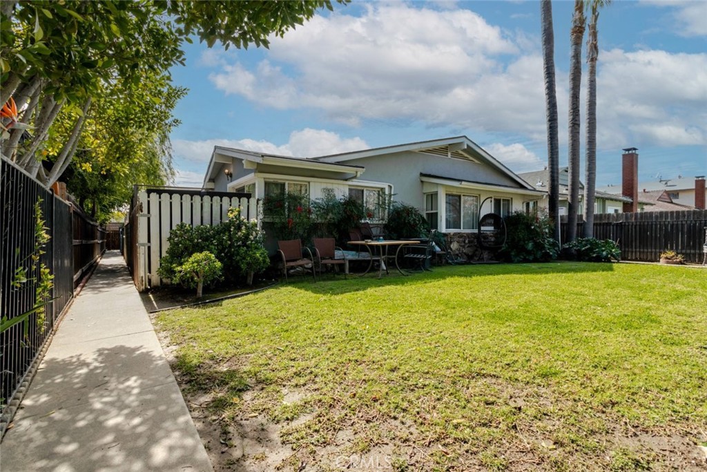12806 Oxnard Street Property Photo 1