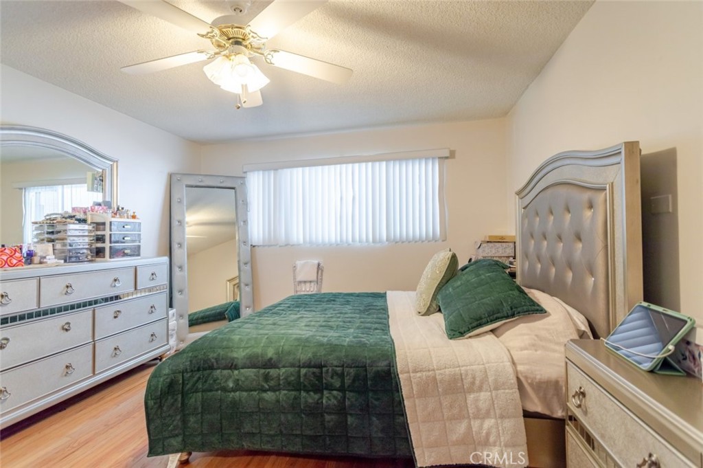 12806 Oxnard Street Property Photo 14
