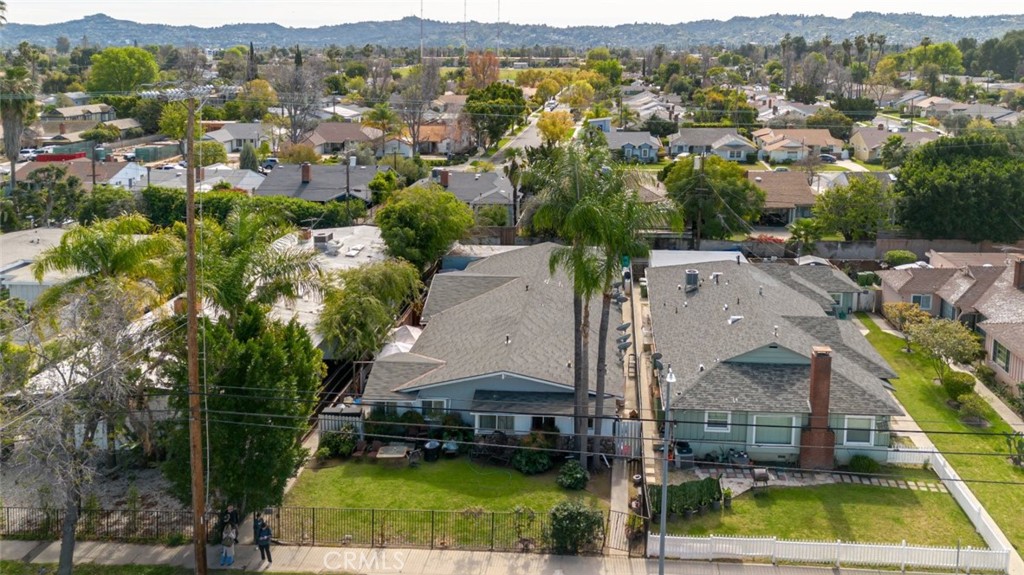 12806 Oxnard Street Property Photo 21