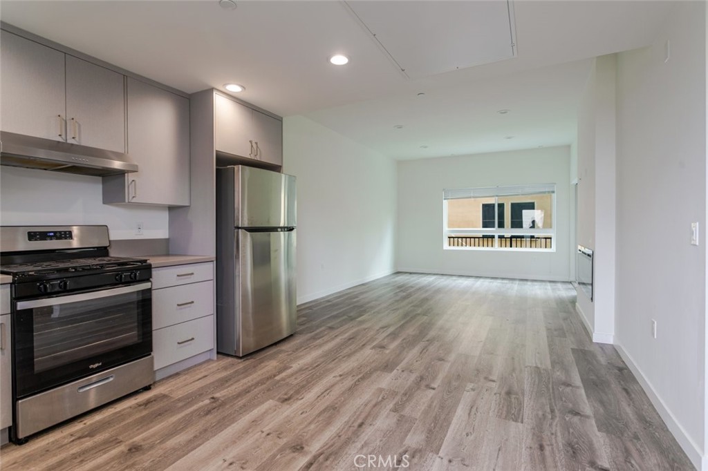 10652 Whipple Street Property Photo 7