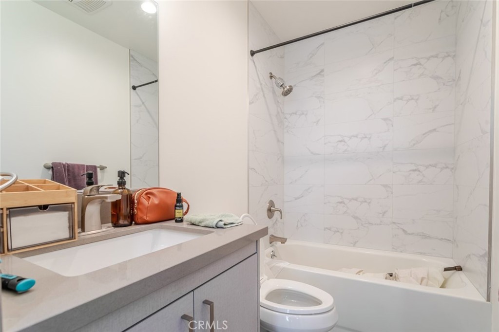 10652 Whipple Street Property Photo 21