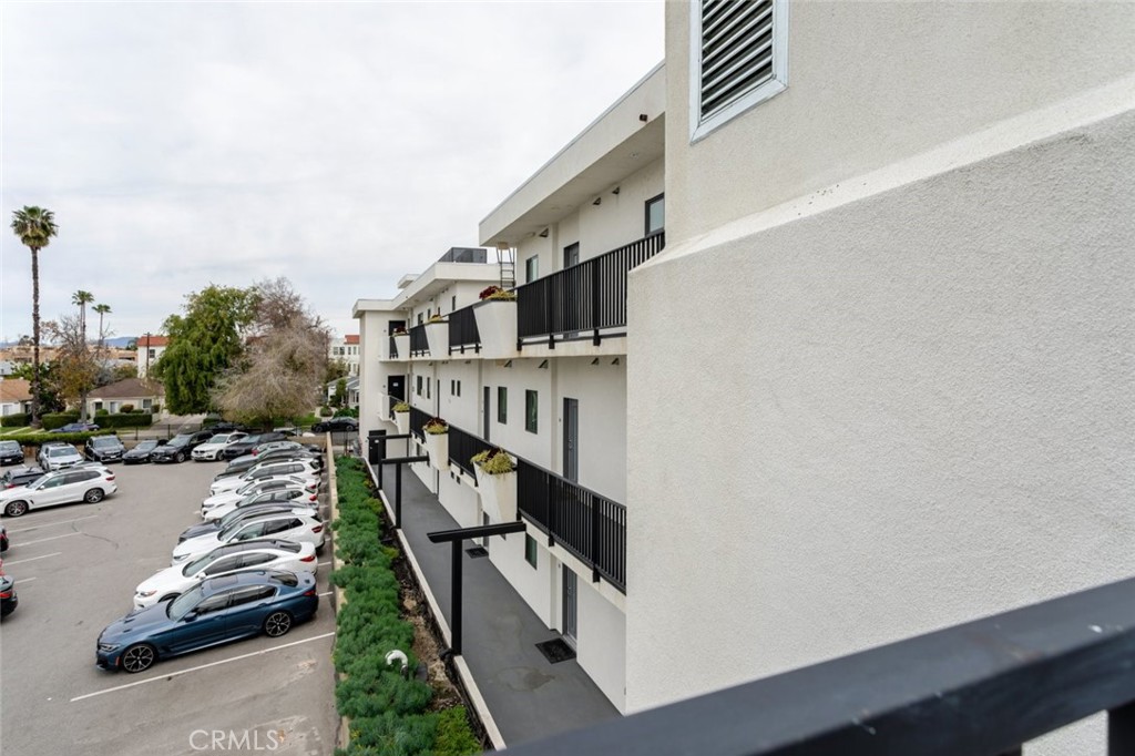 10652 Whipple Street Property Photo 22