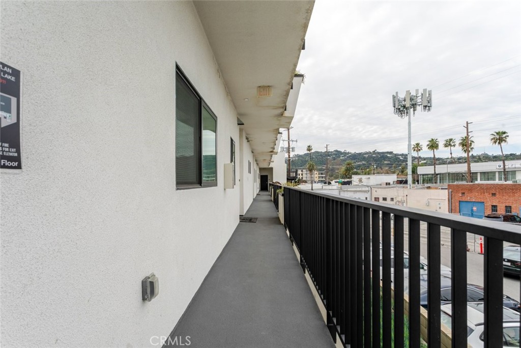 10652 Whipple Street Property Photo 23