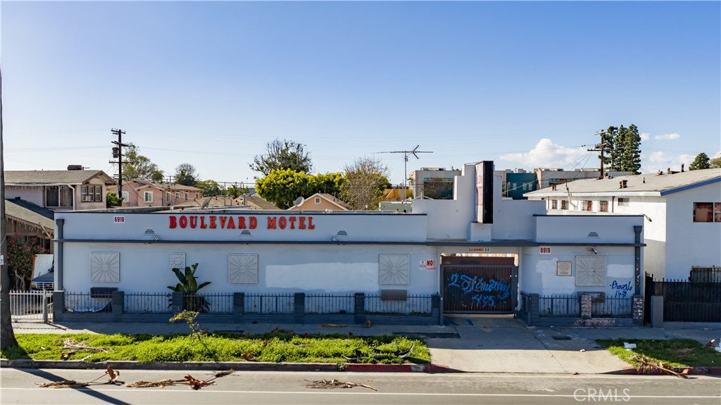 6919 S Figueroa Property Photo 1