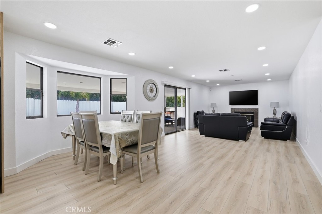 2901 E Via Escuela Property Photo 4