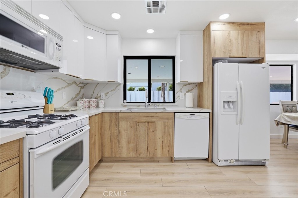 2901 E Via Escuela Property Photo 9