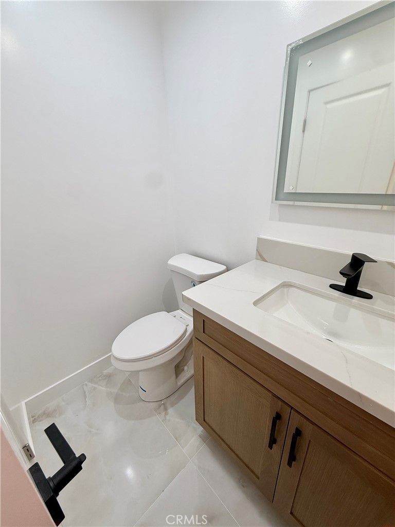 20407 Strathern 20411 Property Photo 7