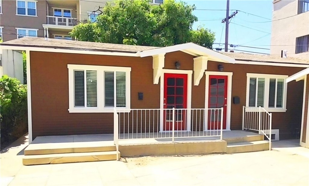 328 W California Property Photo 3