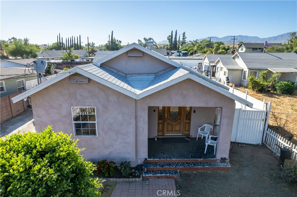 11203 Sheldon Street Property Photo 2