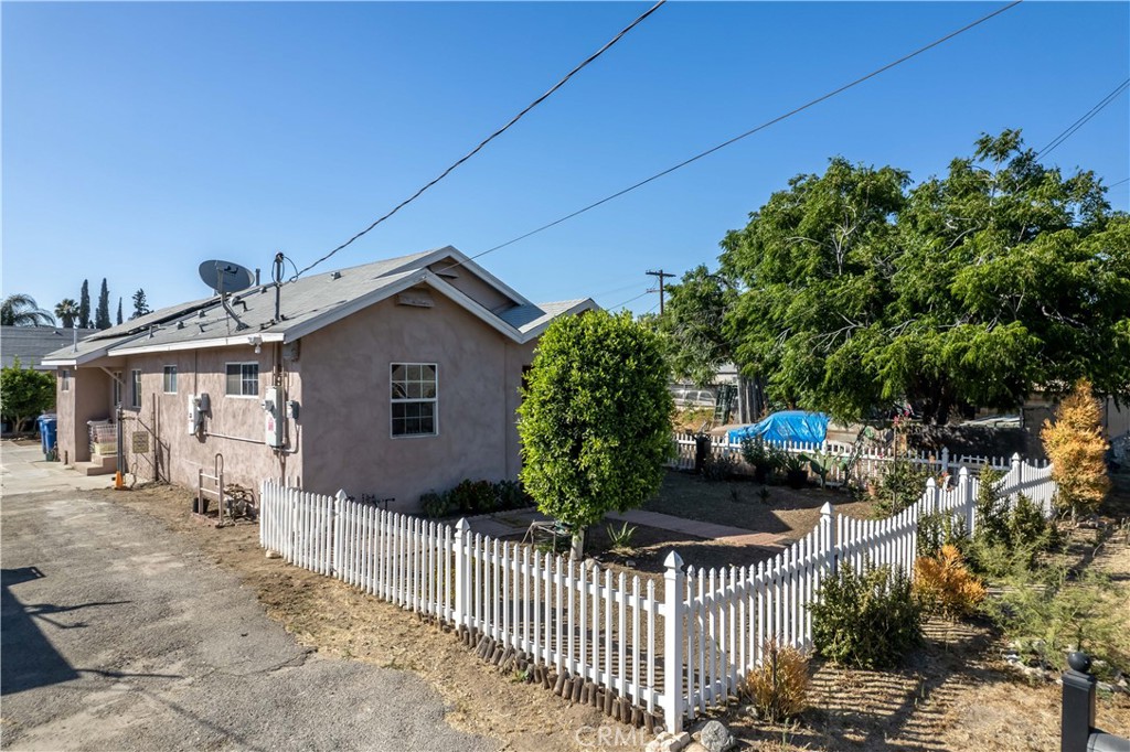 11203 Sheldon Street Property Photo 5