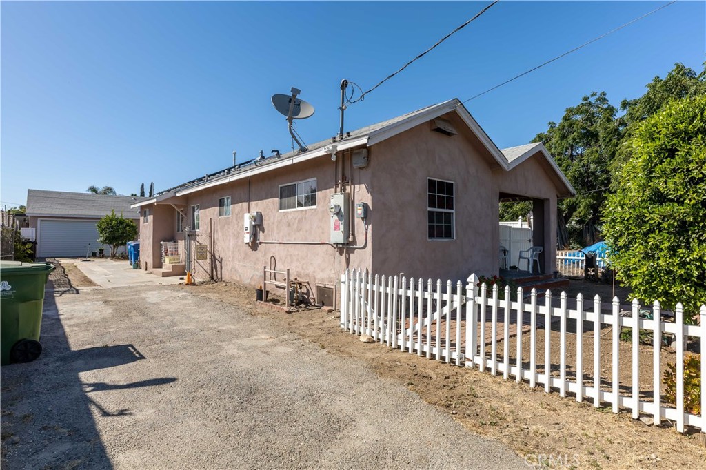 11203 Sheldon Street Property Photo 6