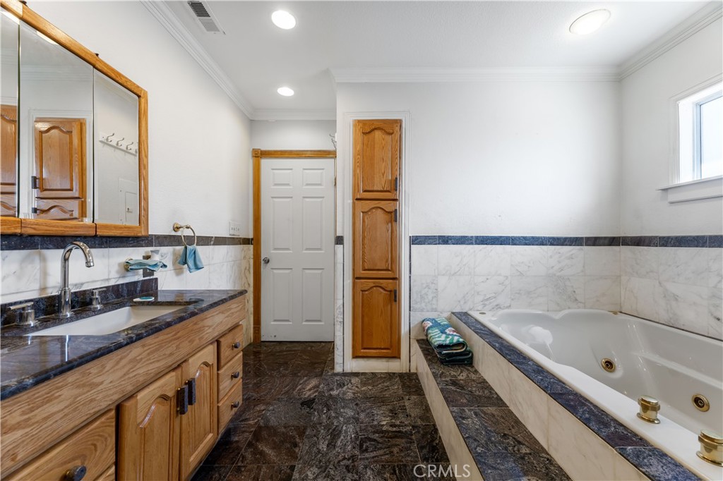11203 Sheldon Street Property Photo 16