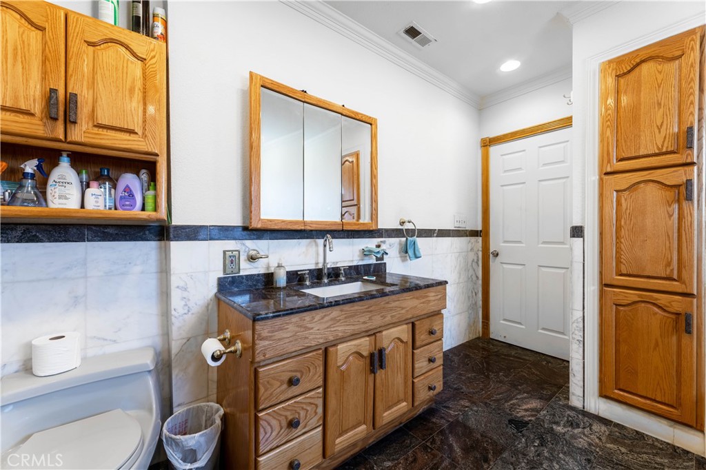 11203 Sheldon Street Property Photo 17
