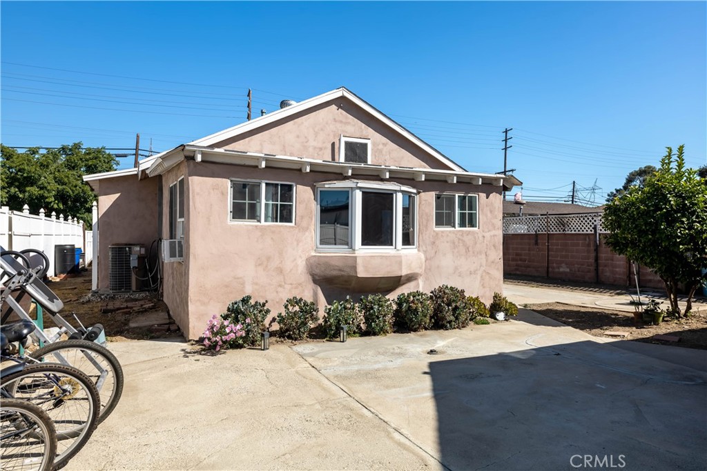 11203 Sheldon Street Property Photo 36