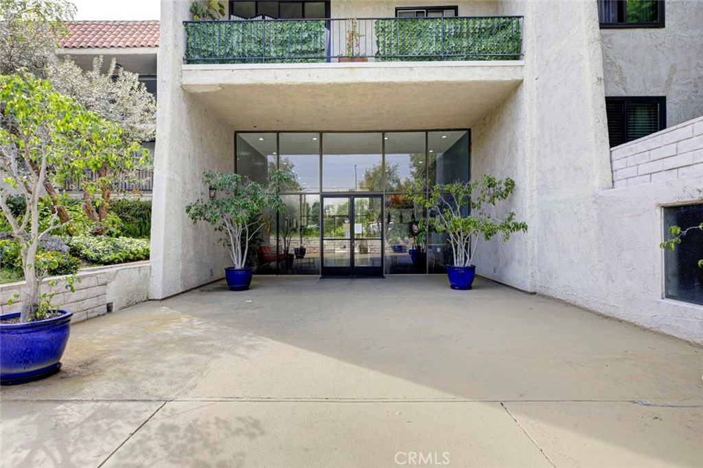 1401 Valley View 206 Property Photo 1