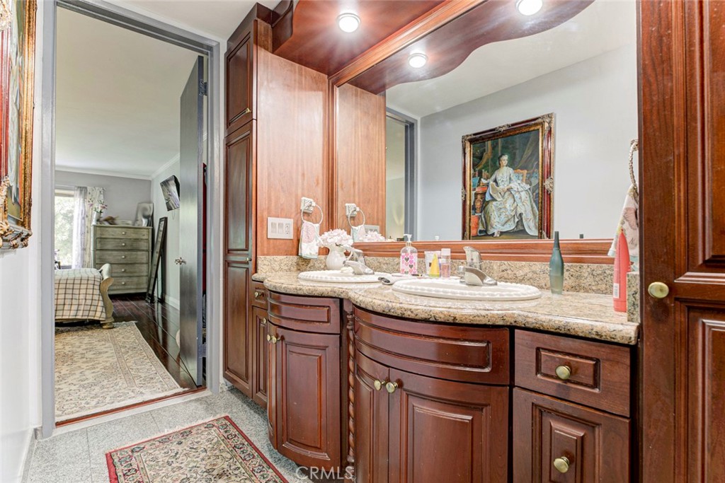 1401 Valley View 206 Property Photo 22