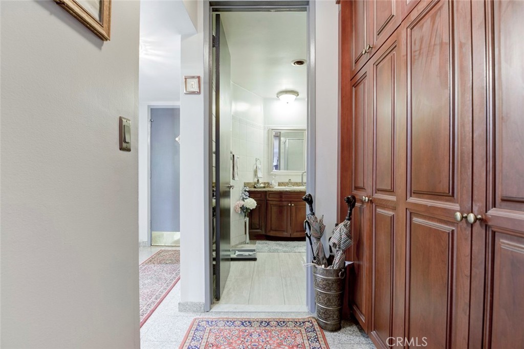1401 Valley View 206 Property Photo 28