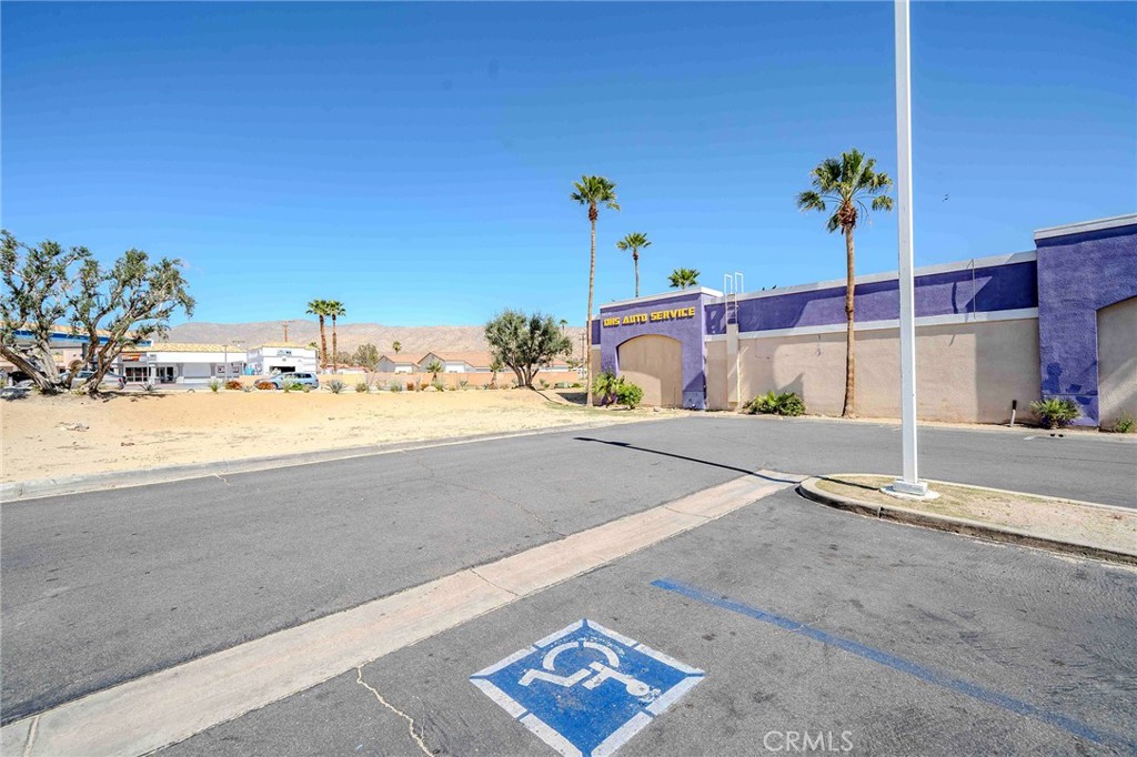 14010 Palm Dr Property Photo 18