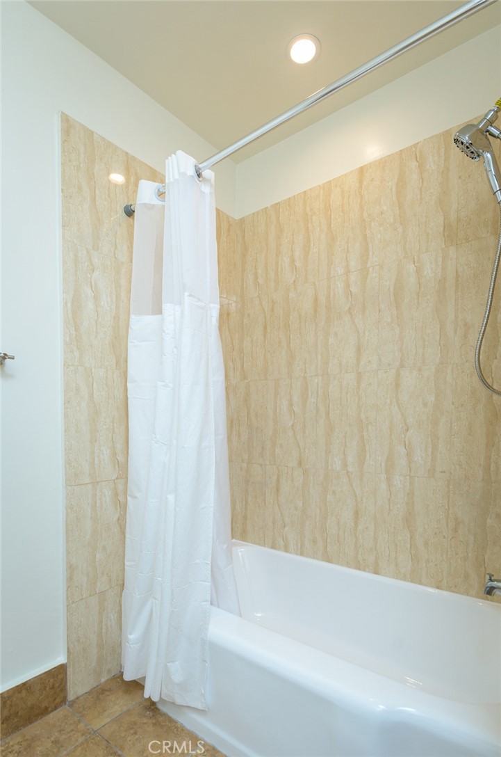 2111 N Verdugo Property Photo 33