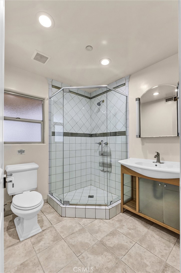 876 Harrington Property Photo 25
