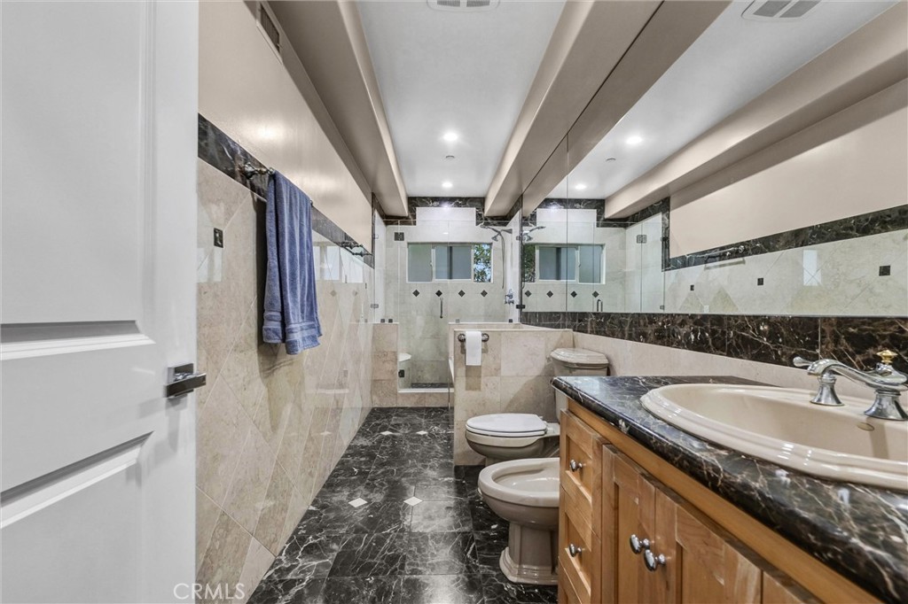 876 Harrington Property Photo 39