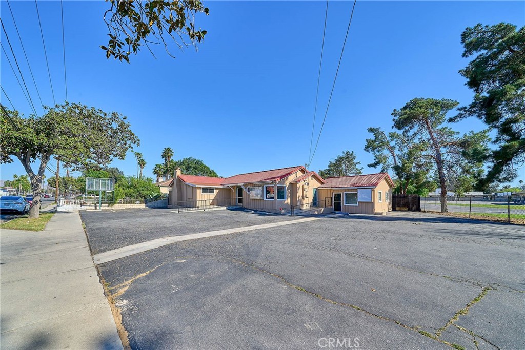 5430 Arlington Avenue Property Photo 3