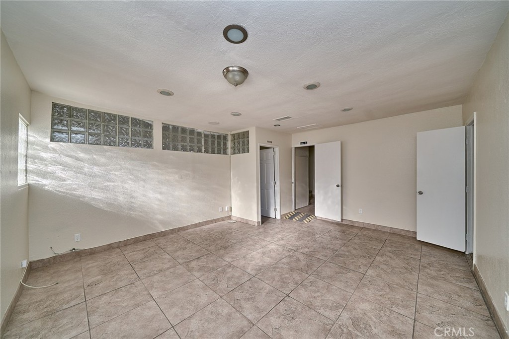 5430 Arlington Avenue Property Photo 18