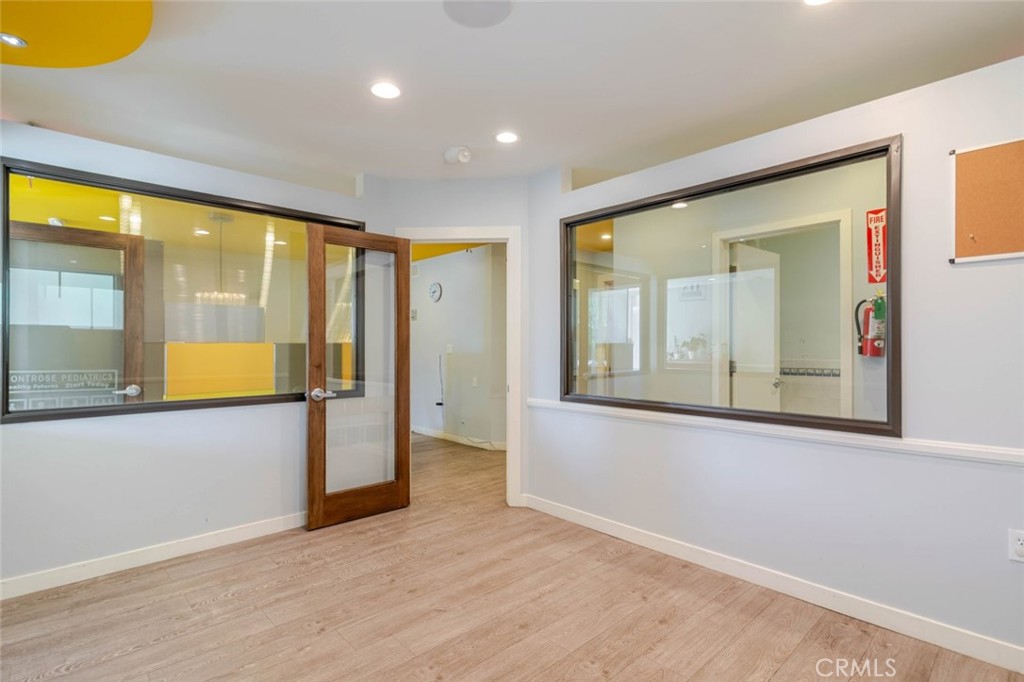 2048 Montrose Property Photo 10